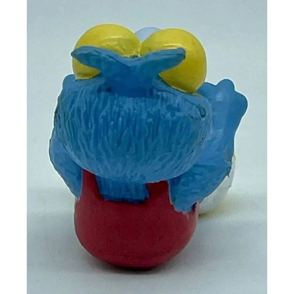 Gonzo Vintage 1986 Muppet Babies Figure Baby PVC Sitting Figurine Blue Red 1.75" - Picture 3 of 6